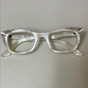 Vintage Pearl White Cat-Eye Glasses with Rhinestones had no lenses